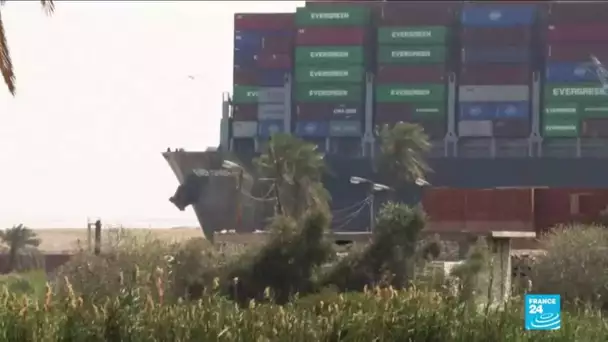 Canal de Suez bloqué : le porte-conteneurs bientôt dans la "bonne direction"