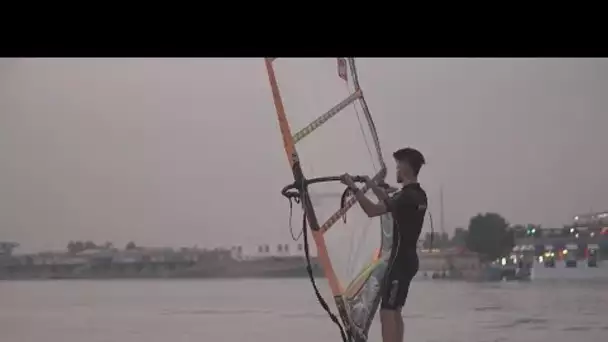 À Bagdad, la planche à voile a le vent en poupe