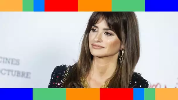 Penelope Cruz topless et fessier apparent : ses voeux de Noël ultra sexy en Une d'un magazine