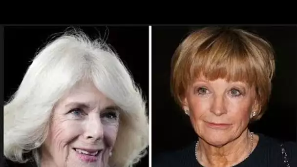 Anne Robinson du maillon faible sort « secrètement » avec l'ex de la reine Camilla depuis l'année de