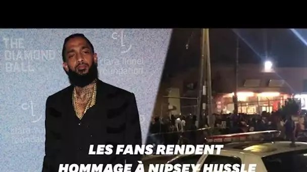 Les fans Nipsey Hussle se rassemblent sur le lieu de l'assassinat