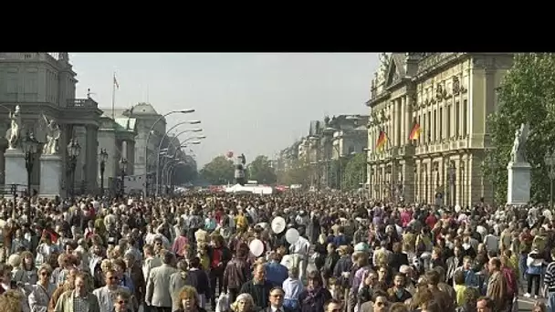 Allemagne : 30 ans après le "tournant", l'anniversaire de la réunification