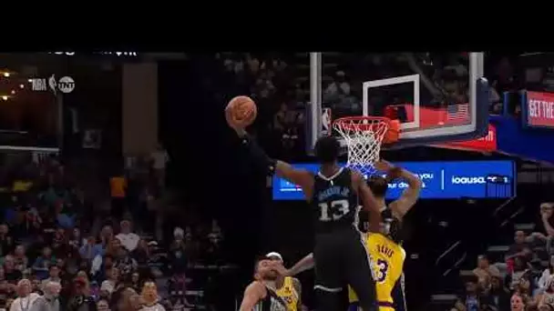 RIDICULOUS Left-Handed Putback by Jaren Jackson Jr. 😲 | February 28, 2023