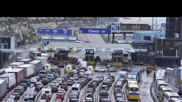 Trafic transmanche toujours perturbé à Douvres