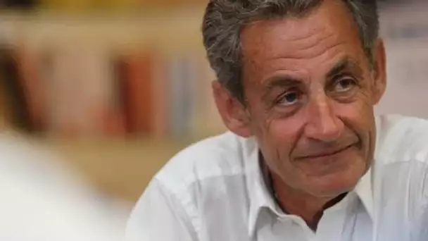 Je suis encore dans le coup  : pourquoi Nicolas Sarkozy conseille Emmanuel Macron