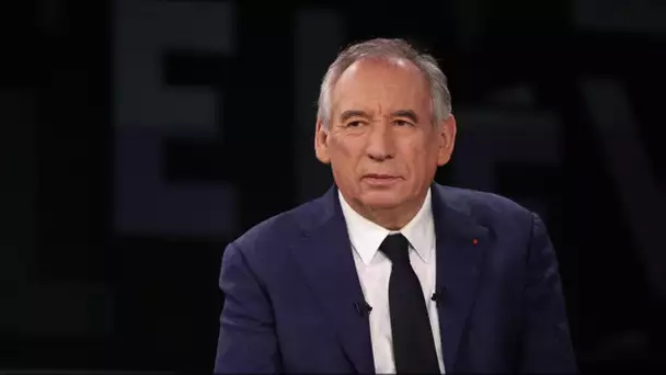 Bayrou promet son gouvernement «avant Noël» mais se retrouve de plus en plus menacé par la censu