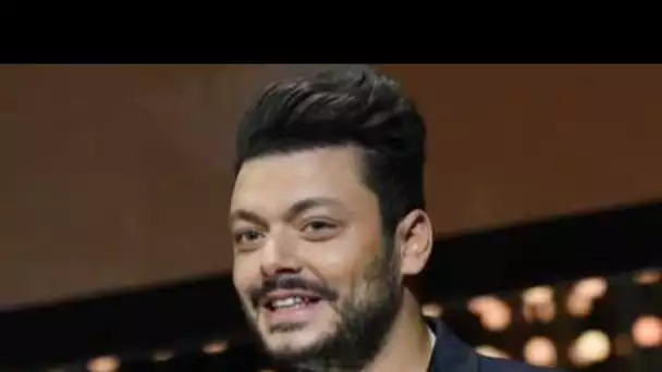 PHOTO Kev Adams prend la pose avec ses deux petits frères, les internautes voient triple