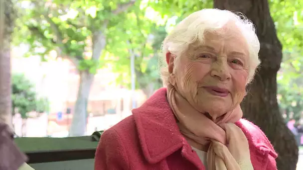 La leçon de vie de Jacquie Bouisset, 99 ans et toujours professeure de Yoga