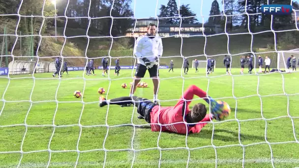 Lloris, Mandanda et Costil à l&#039;échauffement à Clairefontaine