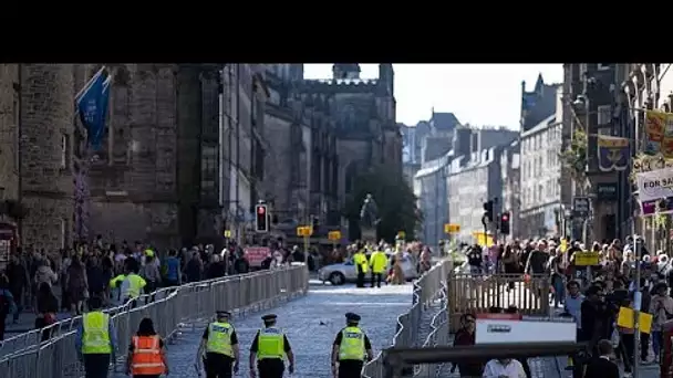 Le cercueil d'Elizabeth II doit rejoindre Edimbourg ce dimanche