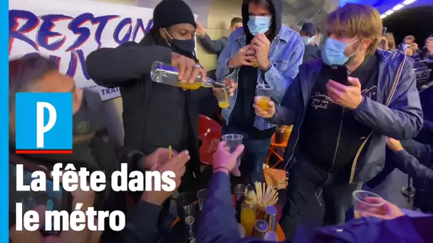 « Liberté pour les bistrots » : à Paris, des gérants de bars font la fête dans le métro