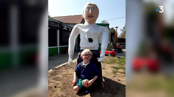 Winnezeele : Tom et son papa créent une géante infirmière en hommage aux soignants