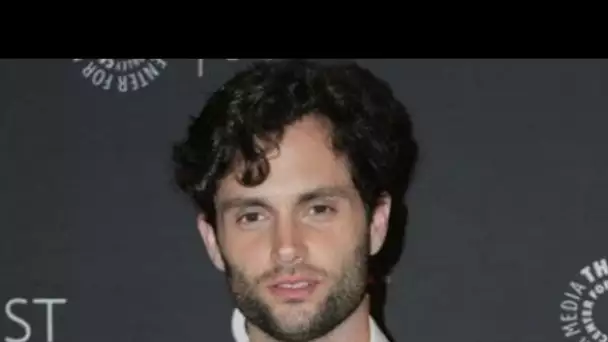 PHOTO Penn Badgley bientôt papa : sa femme annonce sa grossesse après deux fausses...