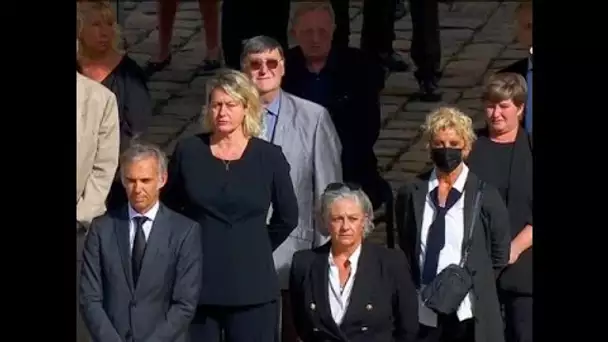 PHOTOS – Hommage à Jean-Paul Belmondo : sa famille, Brigitte et Emmanuel Macron, le...