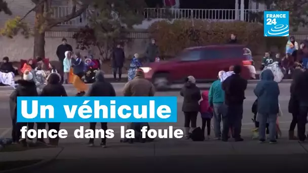 Un véhicule percute une parade de Noël dans le Wisconsin