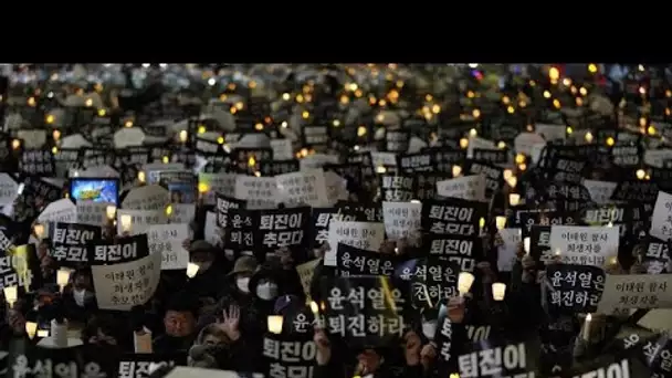 Veillées aux chandelles en souvenir des victimes de la bousculade mortelle de Séoul