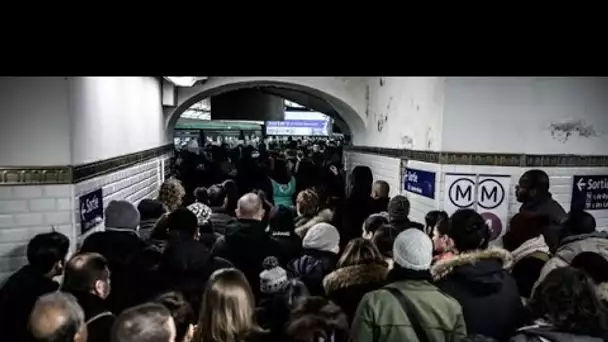 Incident «exceptionnel» sur la ligne 4 du métro parisien : des passagers bloqués pendant deux heu…