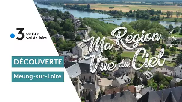 Meung-sur-Loire et son château vus du ciel