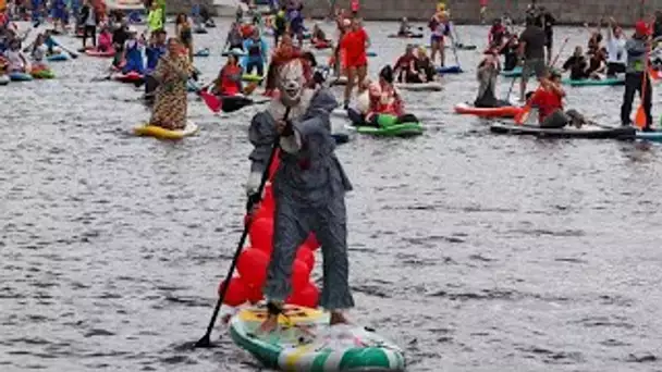 Saint-Pétersbourg aux couleurs chamarrés du paddle board