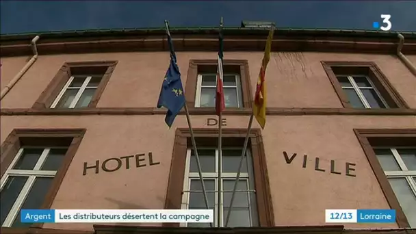 Retrait des distributeurs bancaires dans les villages des Vosges