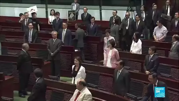 Contestation à Hong Kong : le discours de Carrie Lam interrompu par des parlementaires