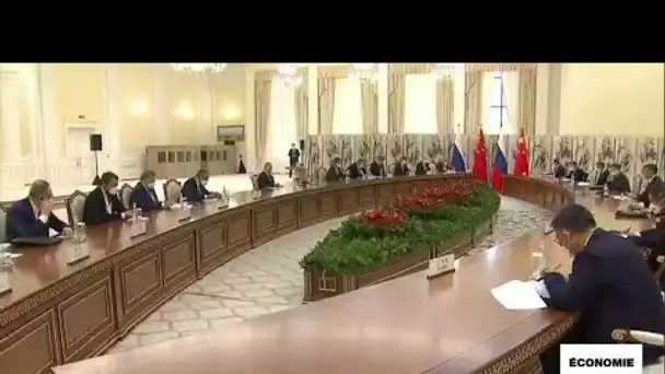 En Ouzbékistan, Vladimir Poutine affiche ses bonnes relations avec Xi Jinping • FRANCE 24