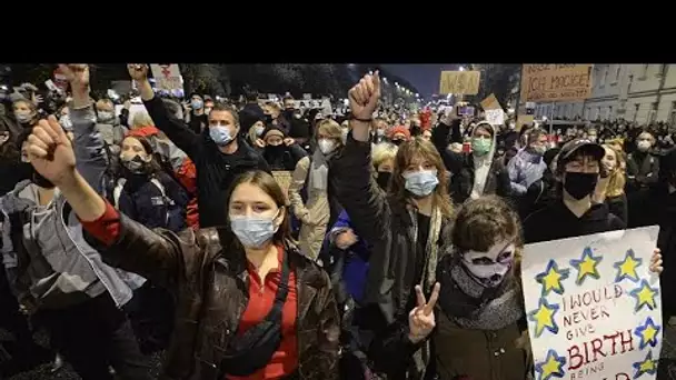 Manifestations en Pologne contre l'interdiction quasi totale de l'avortement