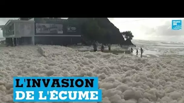 Australie : quand l’écume de mer submerge les plages de la côte est