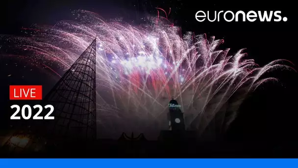 Bonne année l'Espagne! Feu d'artifice à Madrid pour l'arrivée de 2022