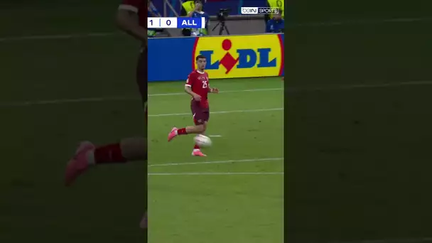 🇩🇪🧤 Manuel Neuer c'est pas humain ! Cet arrêt est fou ! #shorts