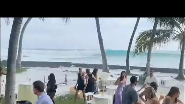 Un mariage de rêve à Hawaï (presque) ruiné par des vagues géantes