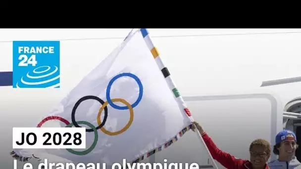 Le drapeau olympique arrive à Los Angeles, sous "pression" après la réussite des Jeux de Paris