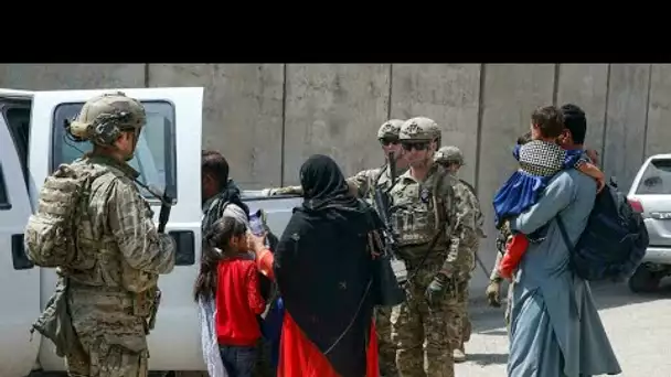 Afghanistan : les évacuations se poursuivent dans le chaos à l'aéroport de Kaboul • FRANCE 24