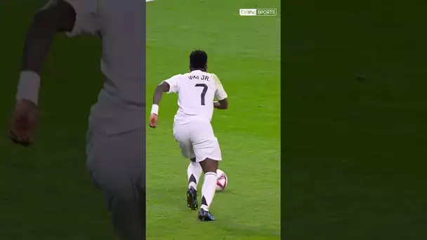 🤩 Le petit pont délicieux de Vinicius Jr sur Gallagher ! 🇧🇷 #shorts