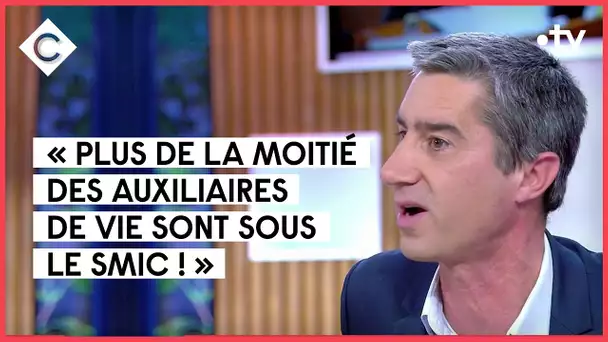 « Debout les femmes ! » : l’hymne féministe de François Ruffin - C à Vous - 12/10/2021