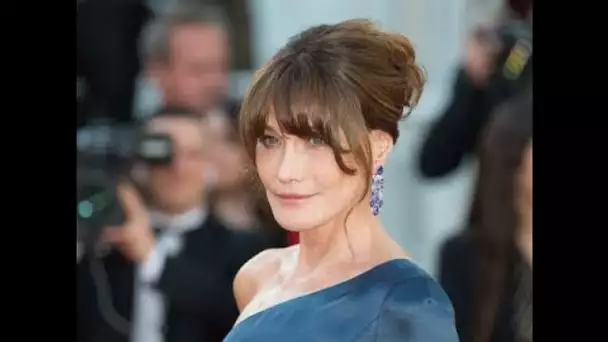 PHOTO – Carla Bruni : « maman fière » de son fils Aurélien et de sa plume !