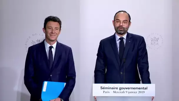 Philippe regrette la "péripétie" du retrait de Jouanno du grand débat