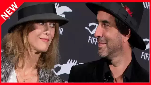 ✅  Vanessa Paradis confinée avec Samuel Benchetrit : leur message au personnel soignant