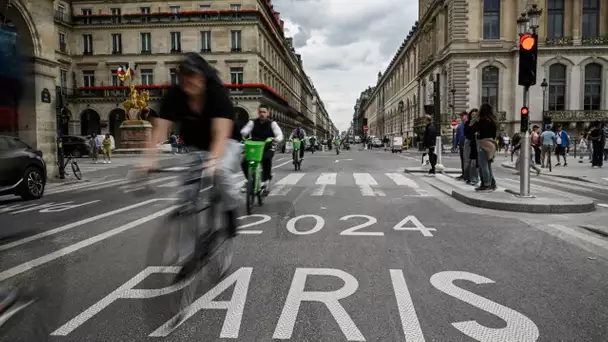 «J'ai jamais vu Paris aussi cool !» : ces Parisiens qui profitent de l'euphorie olympique