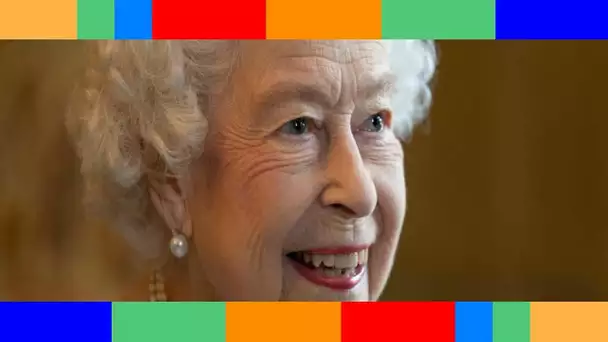 Elizabeth II  cet objet insolite dont elle ne se sépare jamais en voyage « au cas où »