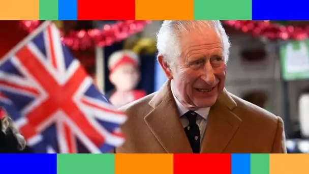 Elizabeth II lâche prise, couronnement imminent pour le prince Charles  Non, mais…