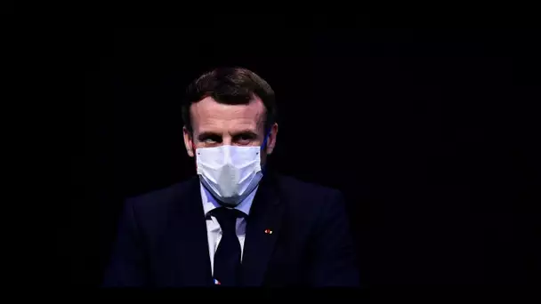 Démocratie, laïcité, histoire… Emmanuel Macron défend de nouveau son "en même temps"