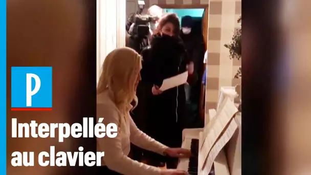 Cette proche de Navalny joue du Beethoven au piano pendant son arrestation