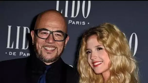 PHOTO - Pascal Obispo, dubitatif... Sa compagne Julie change de tête !