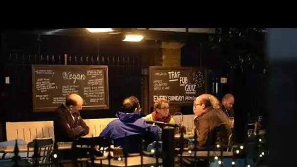 Covid-19 : le Royaume-Uni ferme pubs, restaurants, cinémas et salles de gym