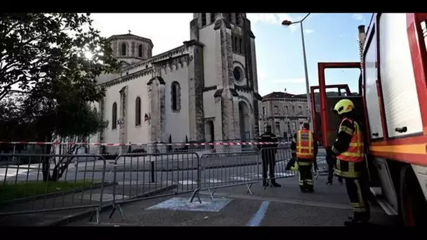 "On a cru que c'était une bombe" : au Teil, le choc des sinistrés du séisme