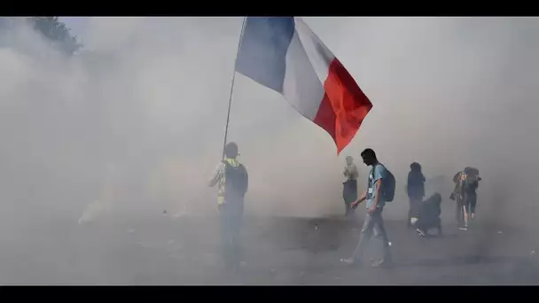 "Gilets jaunes" : à Paris, une faible manifestation marquée par les heurts