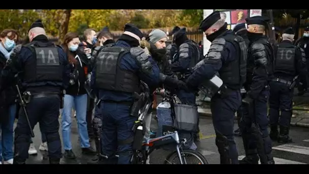 Manifestation pour "la défense des libertés" : important dispositif de sécurité à Paris