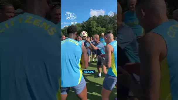 😂👏 GUARDIOLA rend FOU les Citizens avec son nouveau CHALLENGE ! #shorts