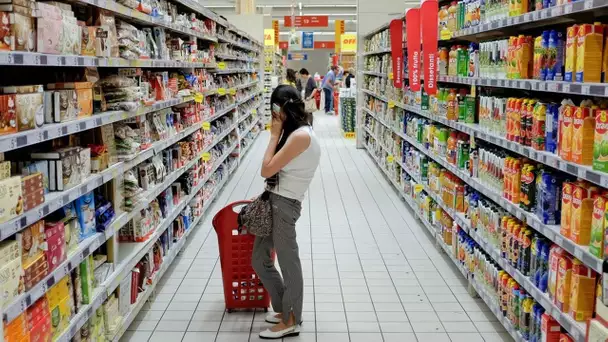 «Quels prix bloqués ?» : face à l'inflation, l'initiative de Giorgia Meloni invisible dans les ra…